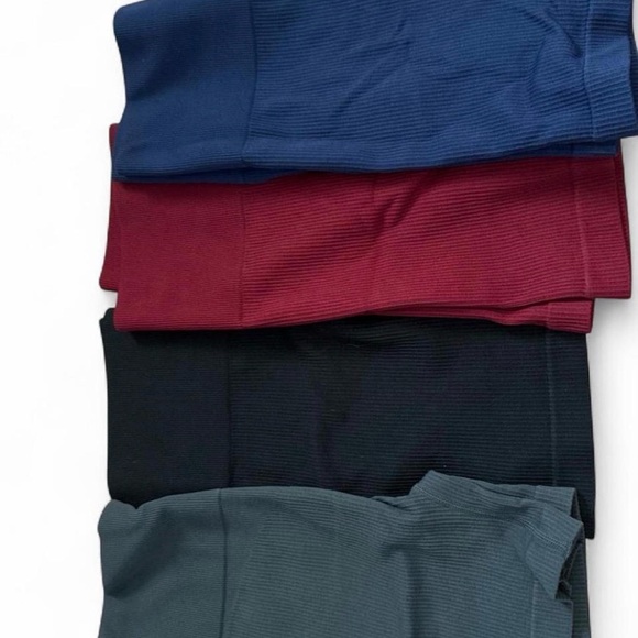 Workout Clothing Bundle - Picture 4 of 8